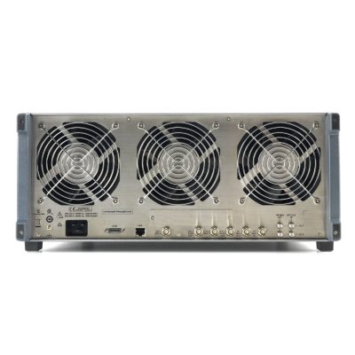 máy tạo tín hiệu microwave KEYSIGHT M9384B mặt sau