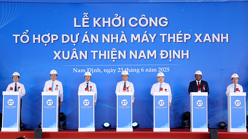 Mag_14 Hàng loạt dự án và nhà máy mới với quy mô lớn tại Việt Nam 2 nha-may-thep-nam-dinh1